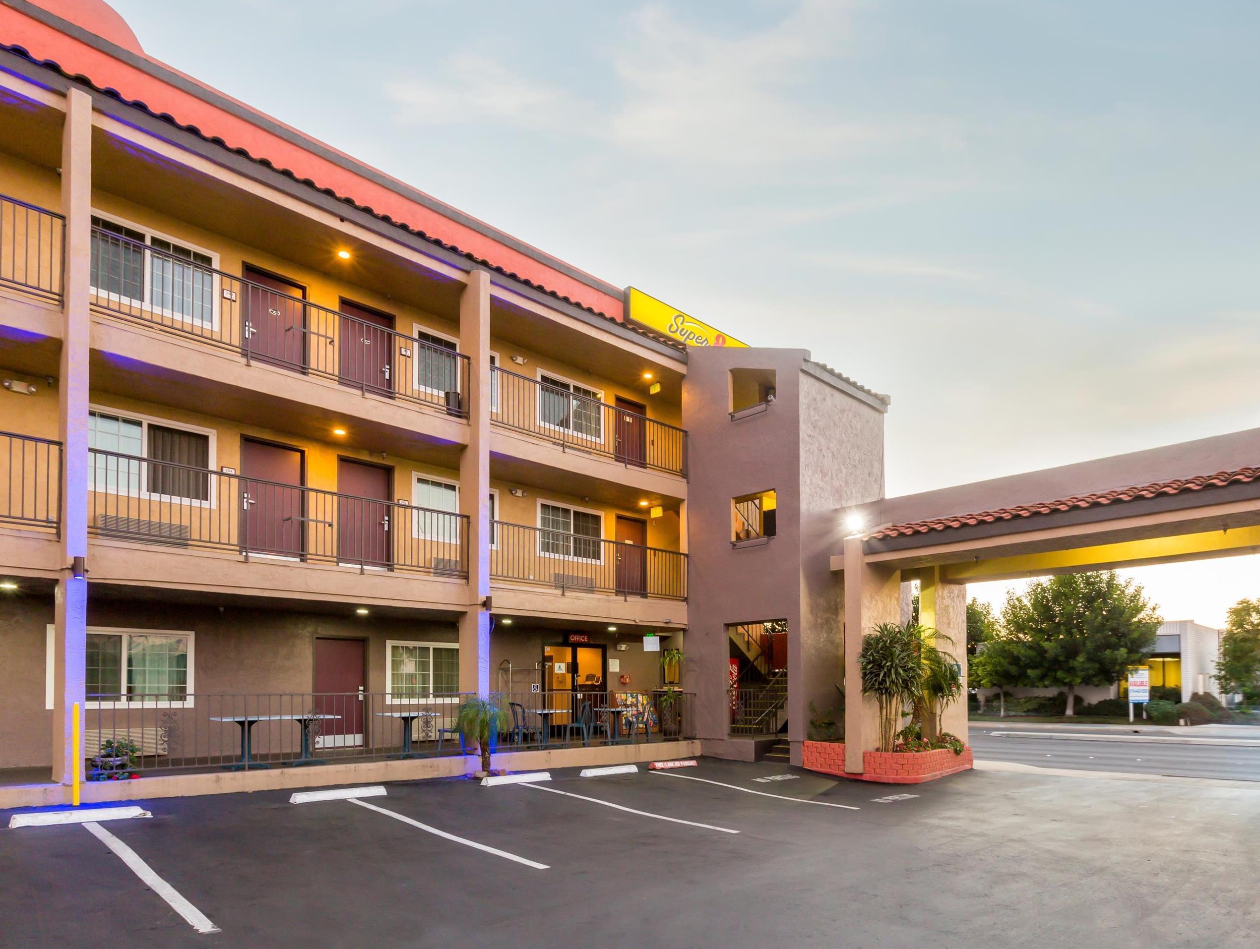 Super 8 By Wyndham El Cajon San Diego Exterior foto